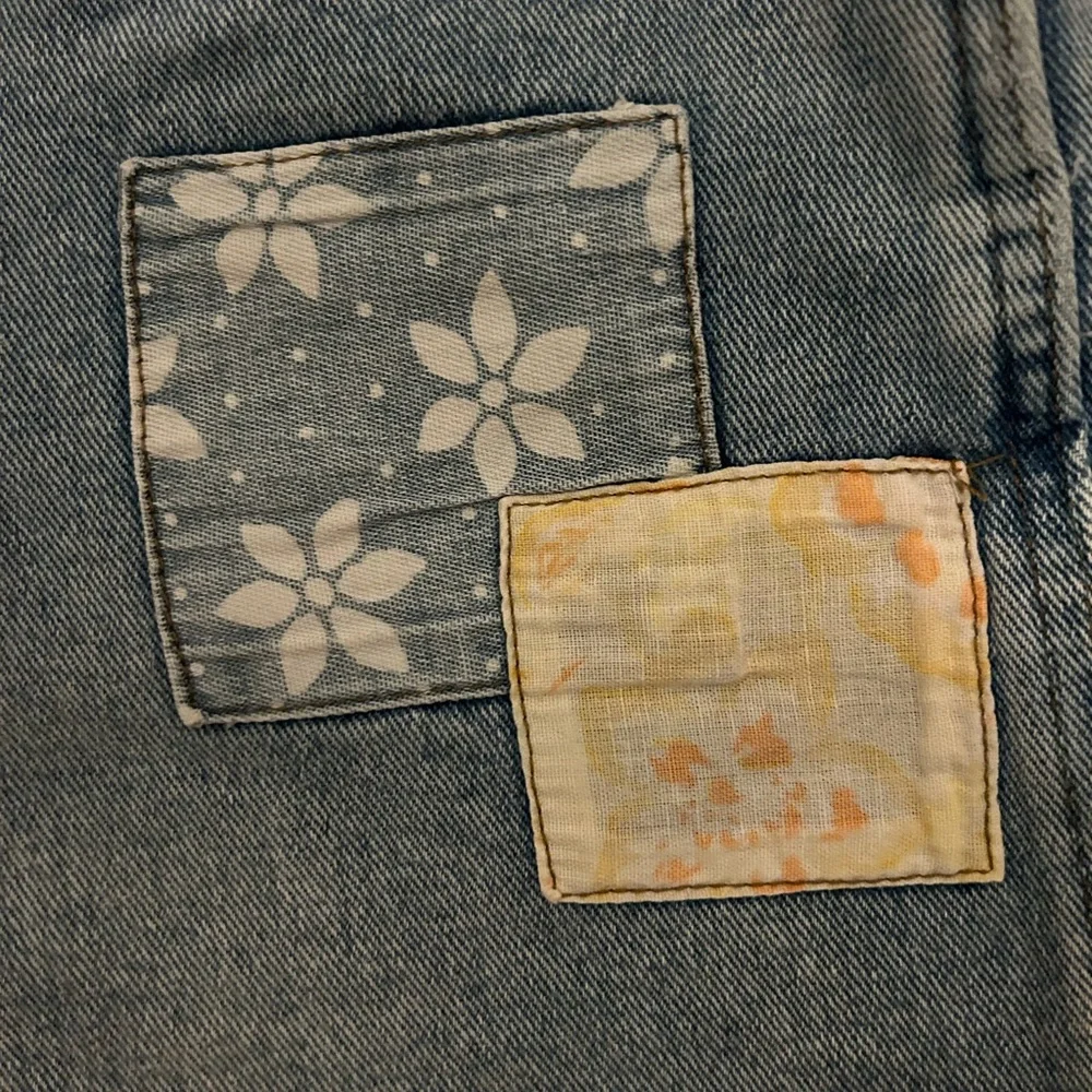 Billabong xWrangler denim shorts with patches - Picture 7 of 7